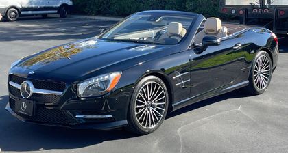 Mercedes paintwork showing deep gloss and reflection after ceramic coating